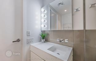 5-bedroom apartment in Charles Street East for C$1,058,000