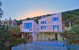 Three furnished houses with panoramic sea views in the Peloponnese, Greece for 750,000 €