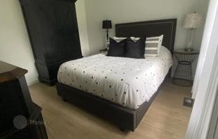 8-bedroom house in Etobicoke for C$1,895,000