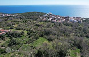 Land plot 985 m² in Krimovica for 273,000 €