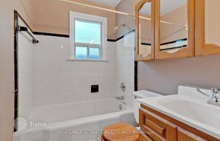 8-bedroom house in North York for C$1,144,000