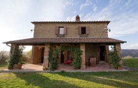 Traditional villa with a pool and an olive plantation in Bucine, Tuscany, Italy for 750,000 €