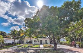 Townhome – Hollywood, Florida, USA for $726,000