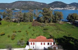 Ancient villa with a large plot near the beach in Galatas, Peloponnese, Greece for 1,300,000 €