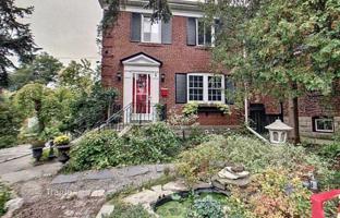 8-bedroom house in East York for C$2,037,000