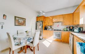 Townhouse with lake view, just 10 minutes drive from the beaches for 179,000 €