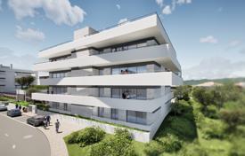 New and refined condominium located in the beautiful coastal city of Portimão for 480,000 €