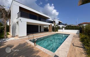 4-bedroom villa 180 m² in Camyuva for 66,778,000 TRY
