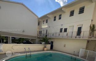 2-bedroom apartments in condo 51 m² in Coral Gables for $299,000