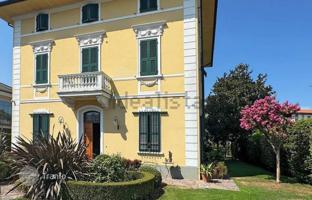 Villa 400 m² in Tuscany for 850,000 €
