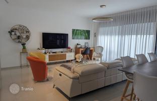 4-bedroom apartment 108 m² in Tel Aviv for $1,073,000