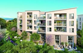 One-bedroom apartment in a new complex with a swimming pool and gardens, Antibes, Cote d'Azur, France for 330,000 €