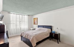 1-bedroom apartments in condo 78 m² in South Ocean Drive for $469,000