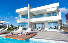 Sea front luxury-deluxe villa with amazing huge heated pool (8x16m), located in prime area of Agia Napa. Only a few steps fro for 8,000 € per week