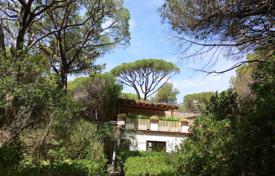 Luxury villa surrounded by the pine grove at 100 meters from the beach, Roccamare, Italy for 8,200 € per week