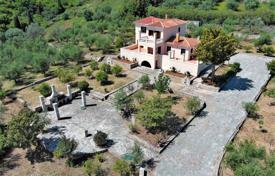 Three-storey villa with a large plot near the sea in Petalidi, Peloponnese, Greece for 550,000 €