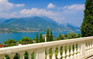 Villa with a big garden close to the lake, San Felice del Benaco, lake Garda, Italy for 5,500,000 €