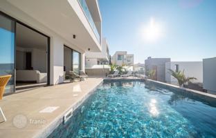 3-bedroom cottage 187 m² in Chloraka for 780,000 €
