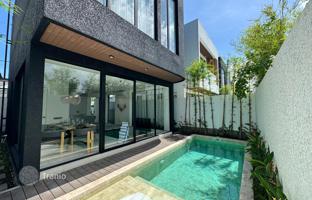 3-bedroom villa 130 m² in Seminyak for $240,000