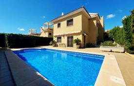 Three-storey villa with swimming pool and garden, Valencia, Spain for 495,000 €