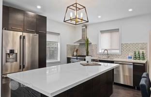 6-bedroom house in Lake Shore Boulevard West for C$2,047,000