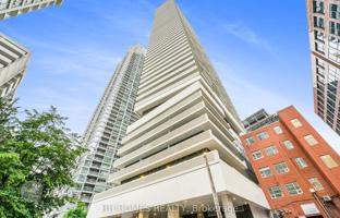 4-bedroom apartment in Yonge Street for C$803,000