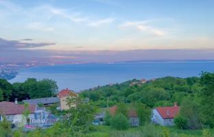 Land plot 1,166 m² in Bregi for 212,000 €
