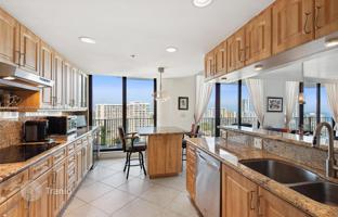 2-bedroom apartments in condo 184 m² in Hallandale Beach for $890,000