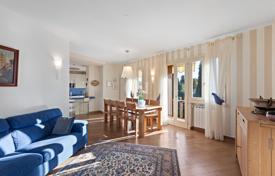 Magnificent three-bedroom apartment in a residence on the shores of Lake Garda in Toscolano Maderno, Italy for 395,000 €