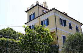 Spacious apartment with a parking, a terrace and views of the bay in a house with a garden and a pool, Camogli, Italy for 790,000 €
