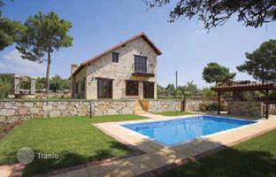 Complex of villas with swimming pools in a picturesque area, Souni, Cyprus for From 430,000 €