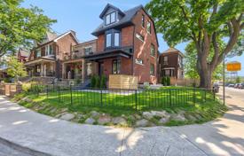 Terraced house – Old Toronto, Toronto, Ontario,  Canada for C$2,298,000