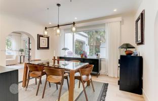 3-bedroom house 206 m² in North Miami for $1,875,000