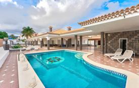 Beautiful villa with a pool and a parking in Costa del Silencio, Tenerife, Spain for 1,295,000 €