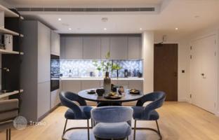 One-bedroom apartment with a balcony in the prestigious area of Hammersmith, London, UK for £624,000