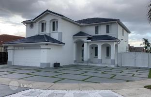 4-bedroom house 284 m² in West End for $1,100,000
