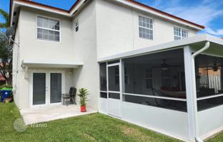 4-bedroom house 282 m² in Sunrise for $710,000