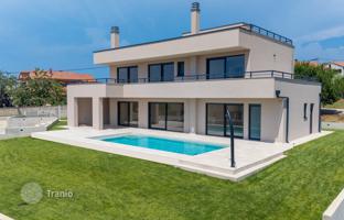 4-bedroom house 251 m² in Porec for 920,000 €