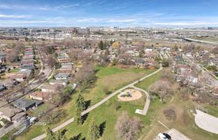10-bedroom house in Etobicoke for C$1,547,000