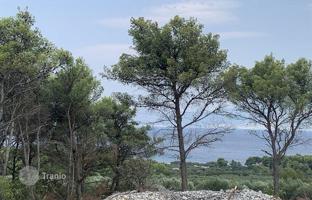 Farm 13,818 m² in Supetar for 190,000 €