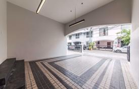 6 bed House Khlong Tan Nuea Sub District for $913,000
