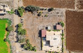 Exceptional 2-bedroom Bungalow set on a large plot of 2684 m² with Title Deeds for Land in Xylofagou Village for 275,000 €