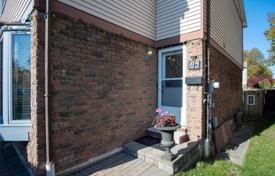 Terraced house – Scarborough, Toronto, Ontario,  Canada for C$1,138,000