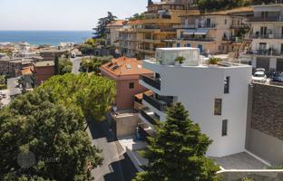 2-bedroom apartment 94 m² in Liguria for 1,300,000 €