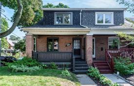 Terraced house – Gerrard Street East, Toronto, Ontario,  Canada for C$1,060,000