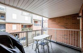 Terraced house – North York, Toronto, Ontario,  Canada for C$1,084,000