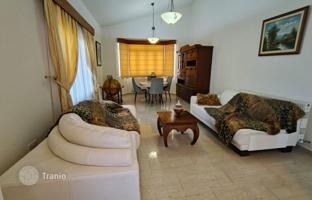 5-bedroom cottage 300 m² in Geroskipou for 750,000 €