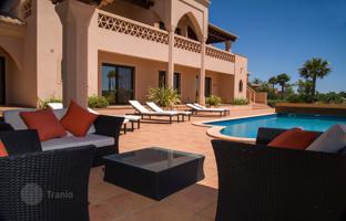 4-room villa 1,741 m² in Alcantarilha for 1,250,000 €