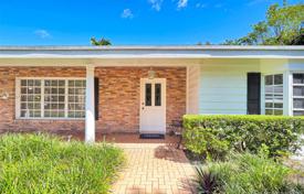Cozy villa with a garden, a backyard, a pool, a relaxation area and a garage, Miami, USA for $1,149,000
