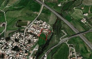 Land plot 9,700 m² in Timi for 780,000 €